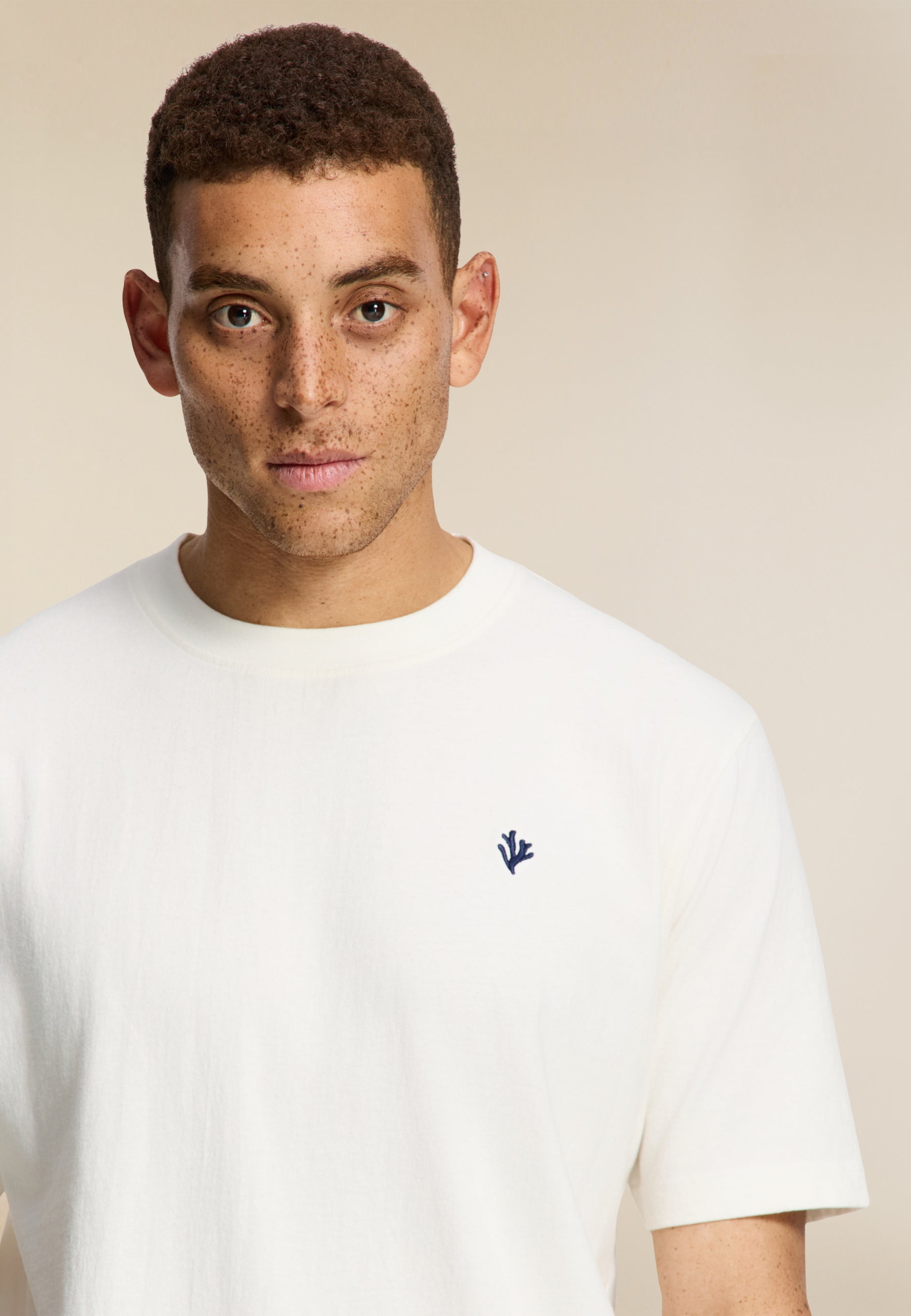 FINN relaxed t-shirt koraal logo | white