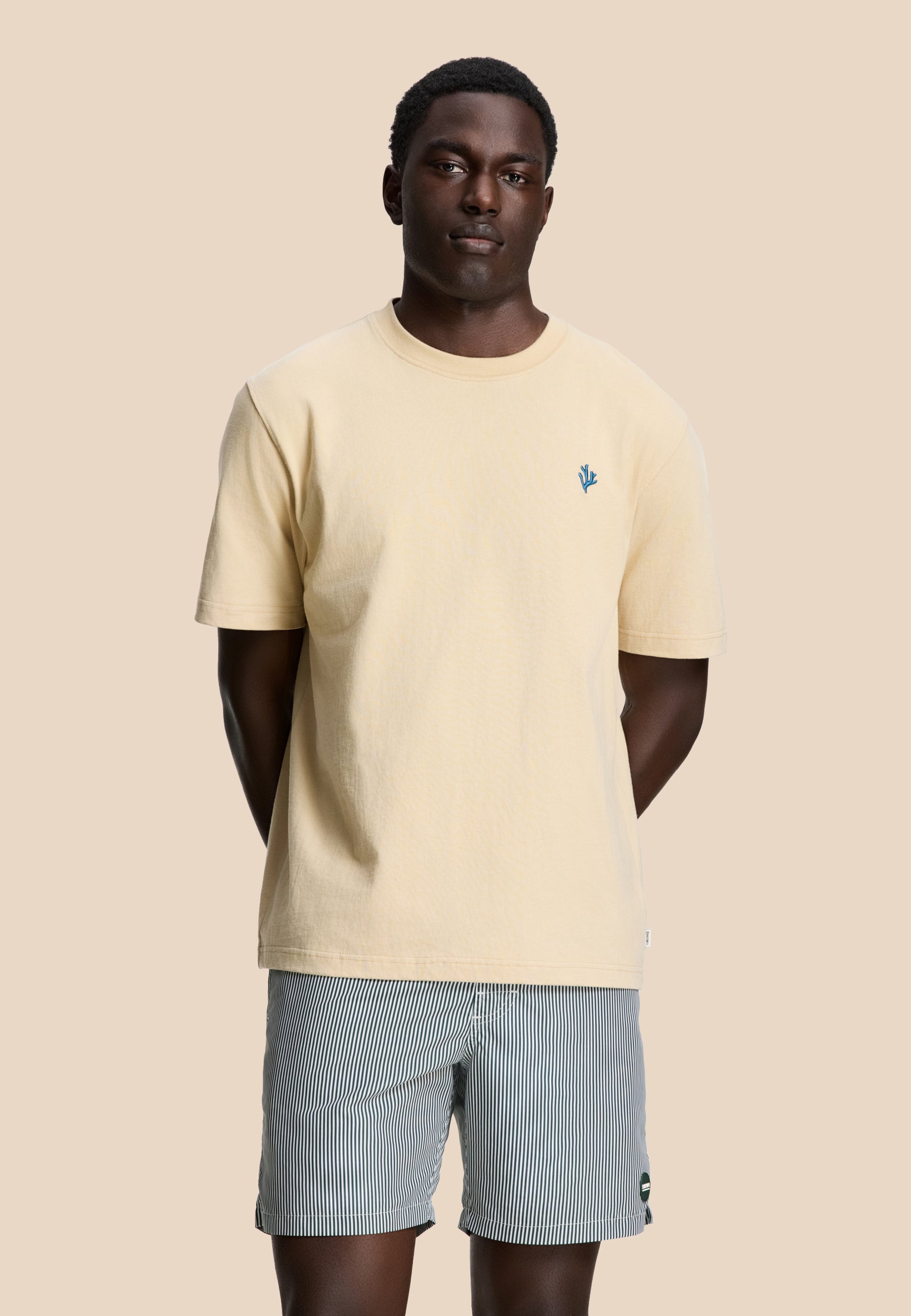 FINN relaxed t-shirt coral logo | beige sand