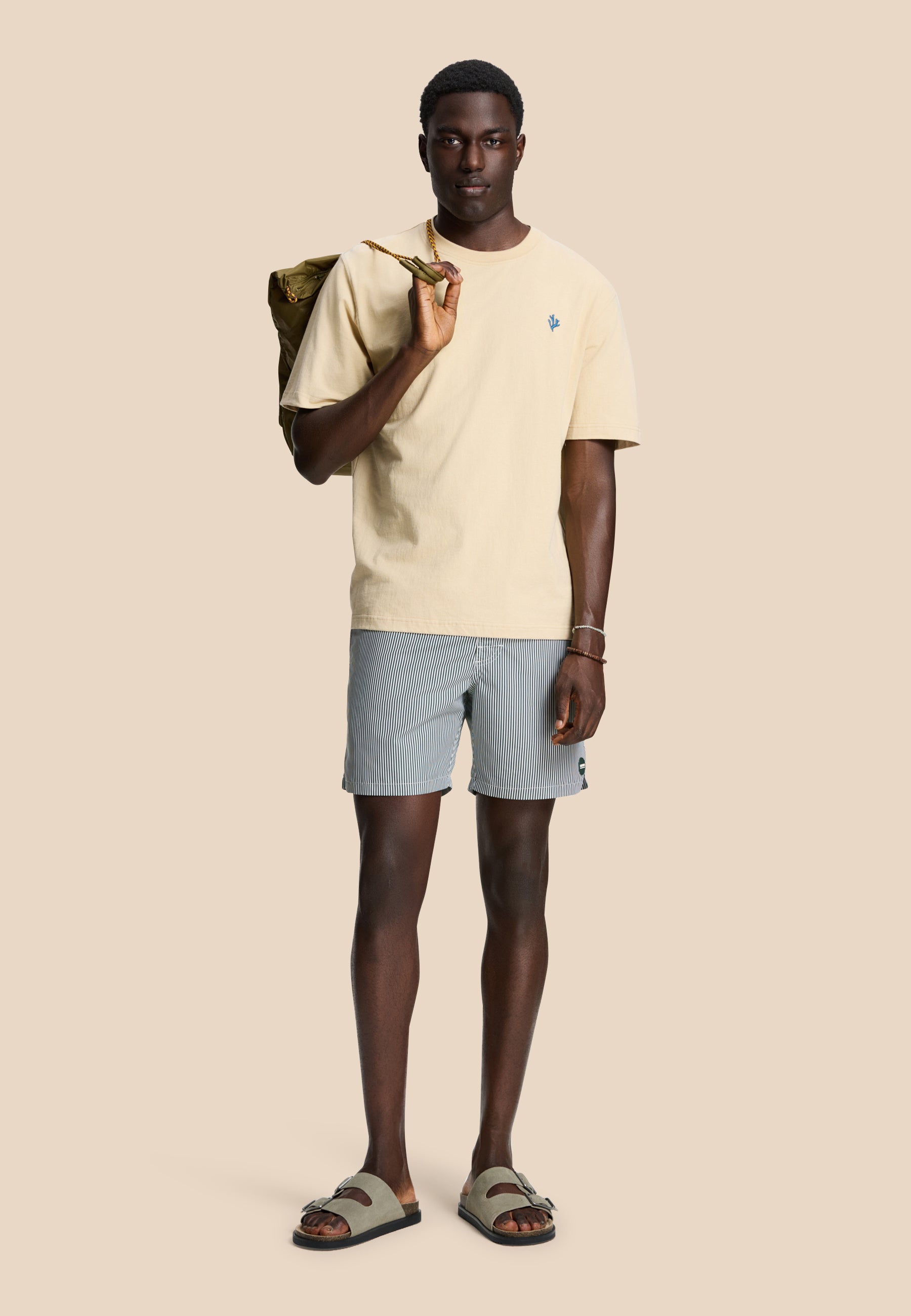 FINN relaxed t-shirt coral logo | beige sand