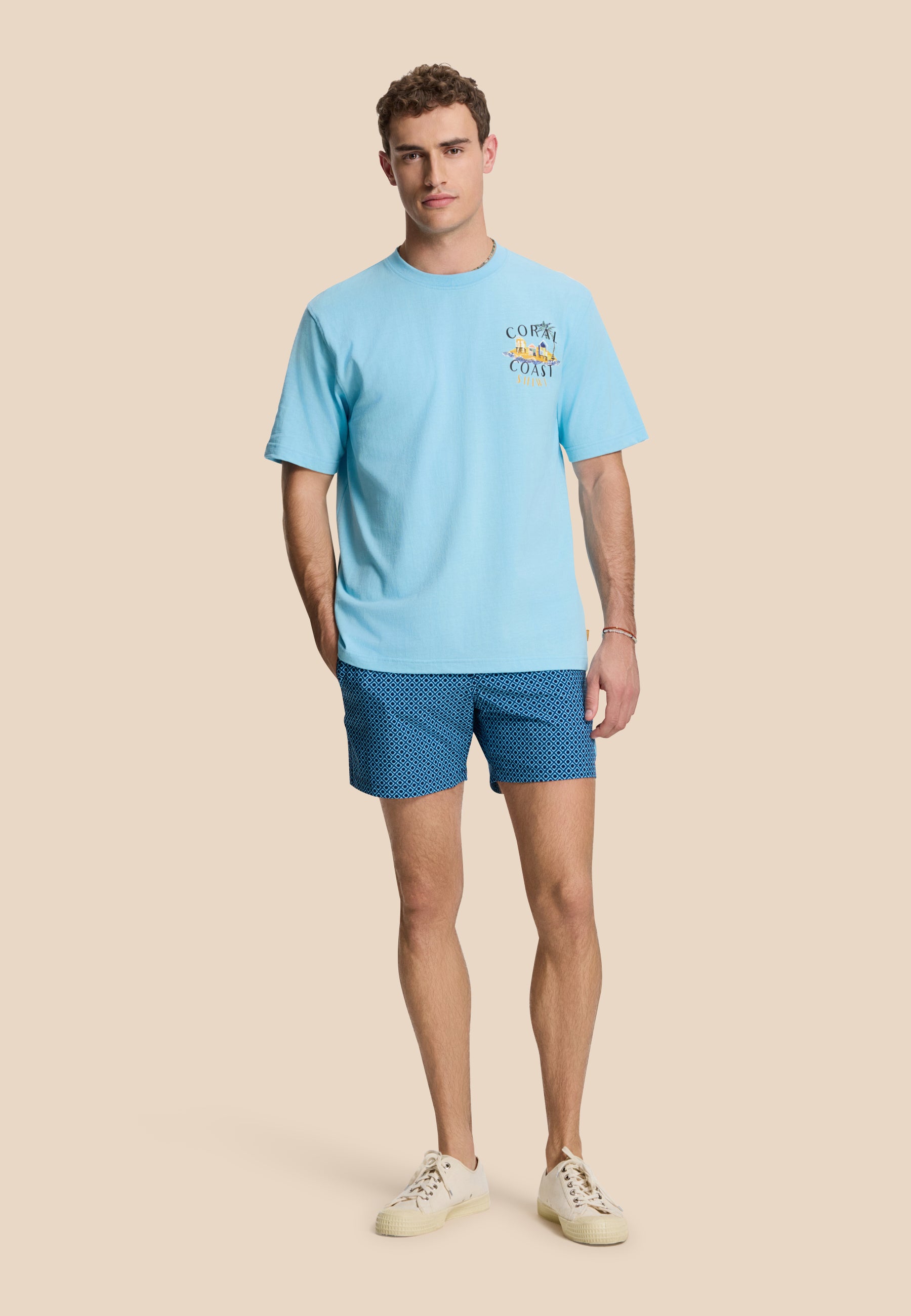 FINN relaxed t-shirt sketched island | blue sky