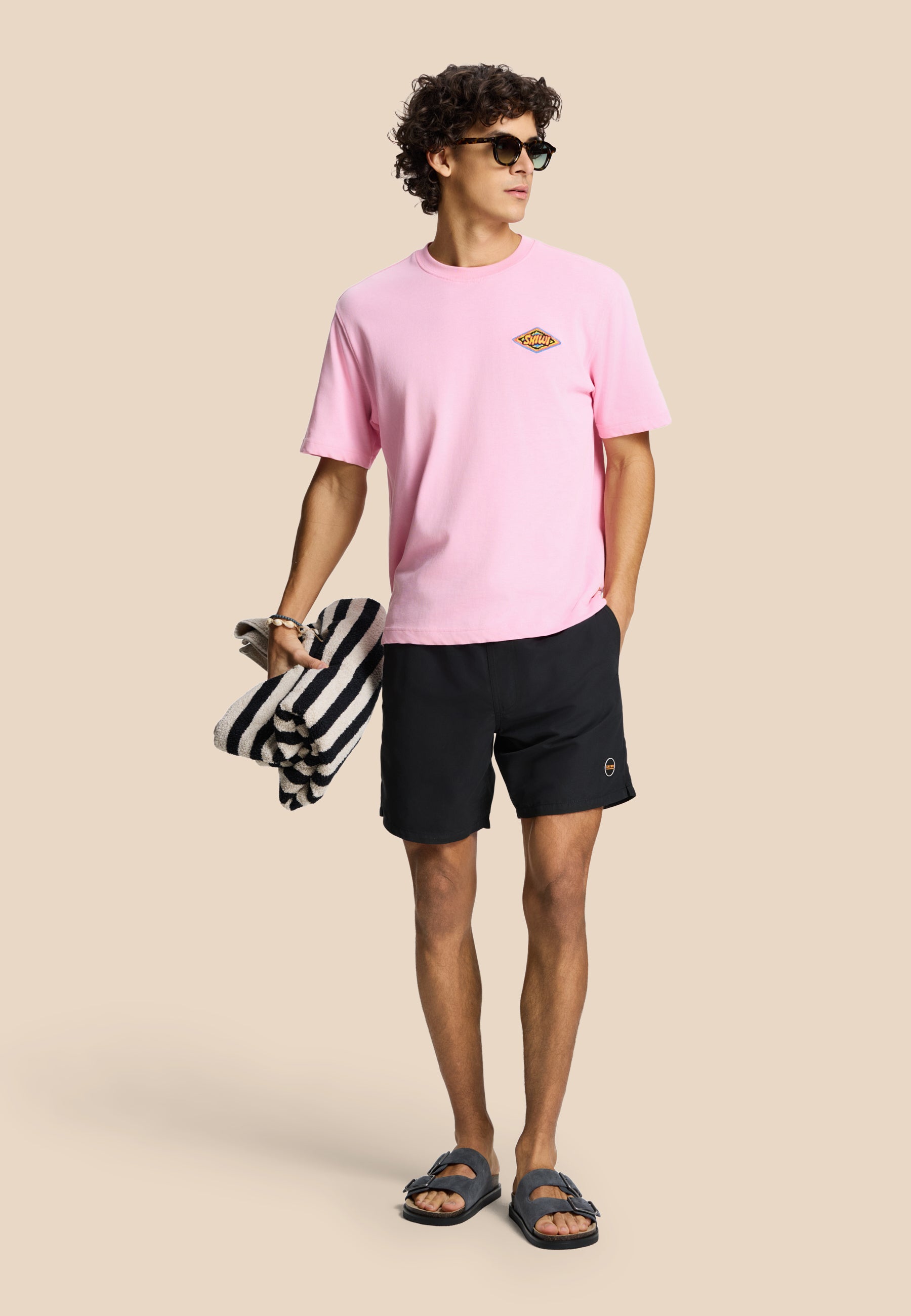 FINN relaxed t-shirt shiwi badge