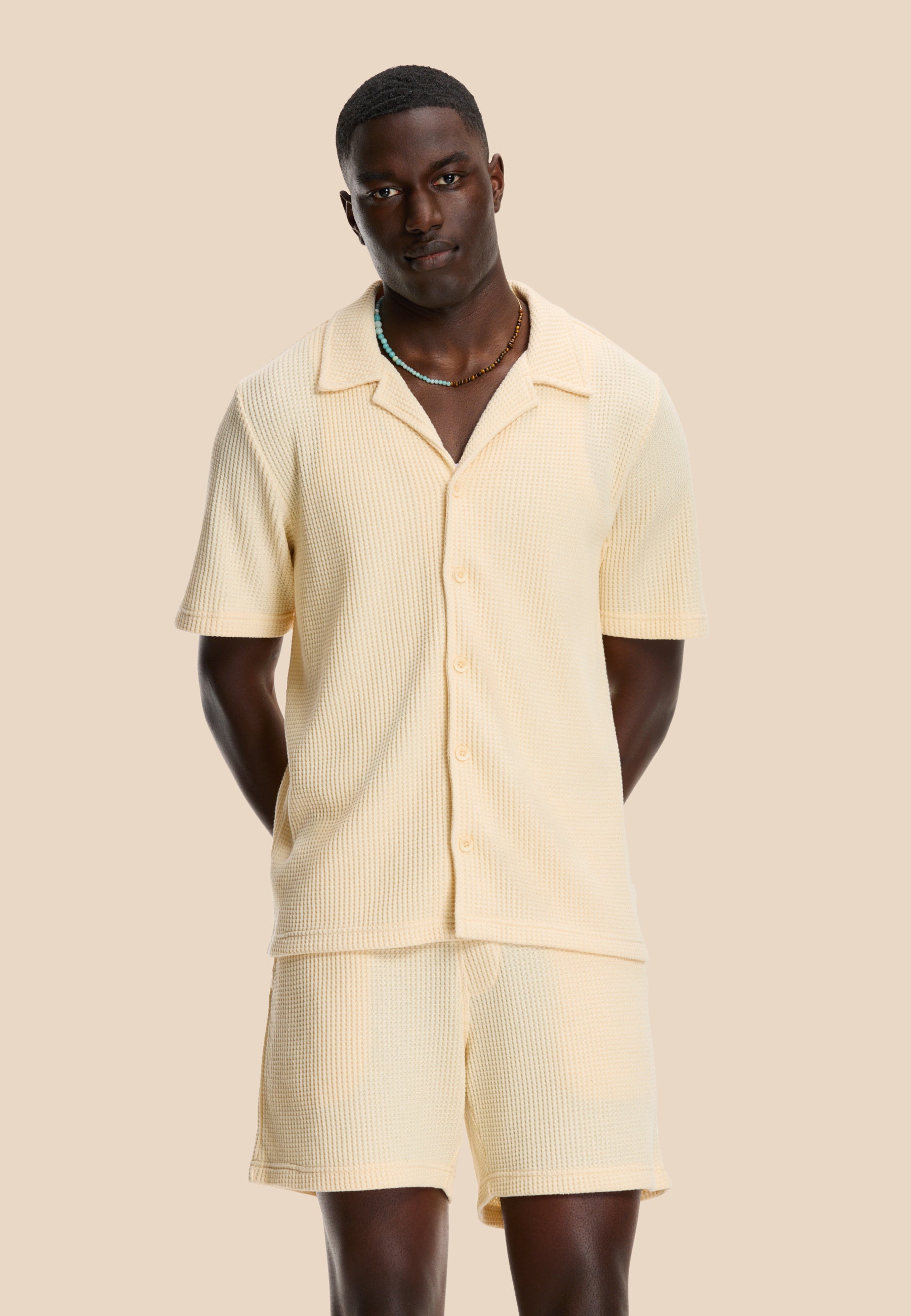 Oscar waffle structure shorts | light beige - Shiwi