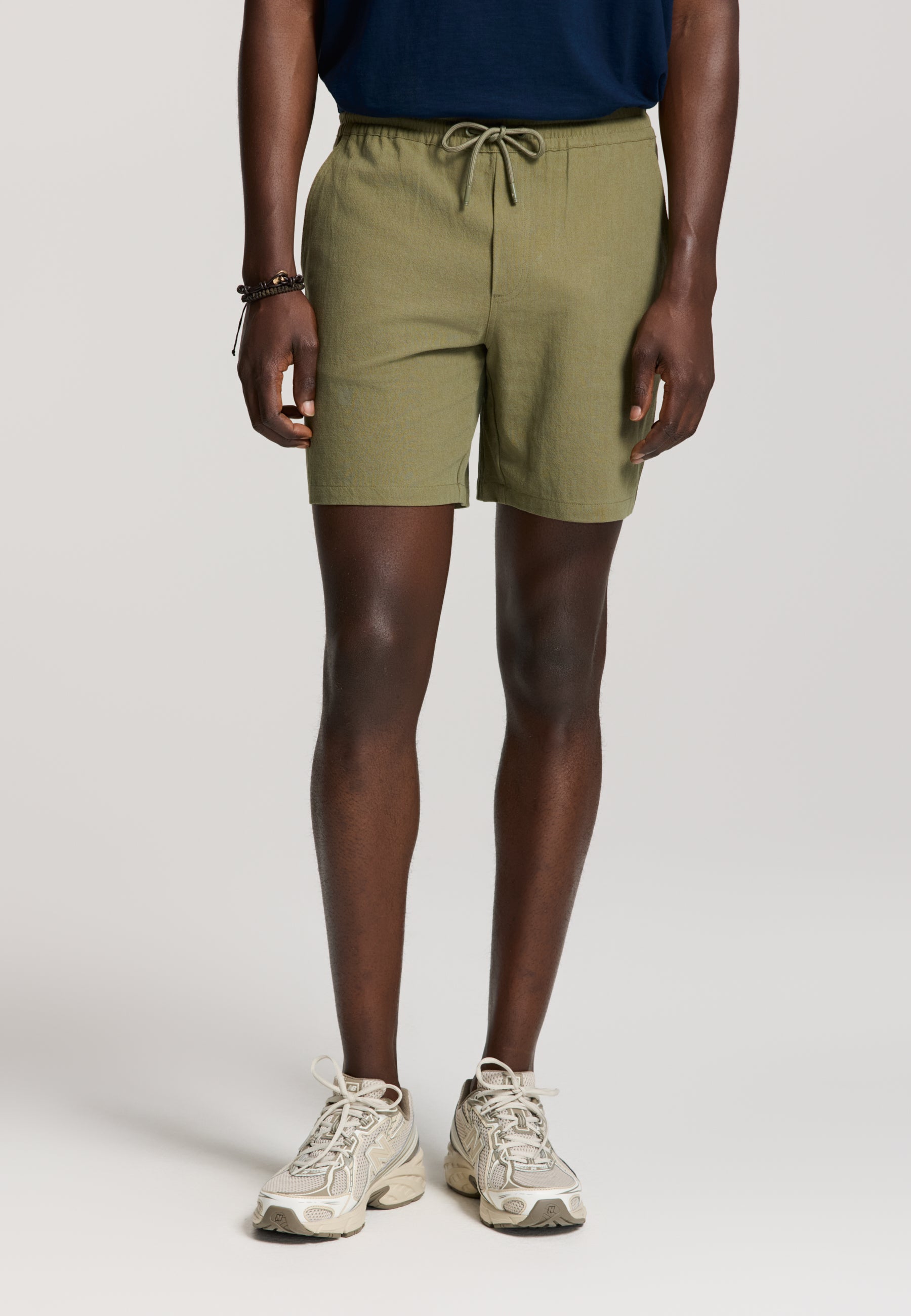JOSH shorts crepe structure | green olive mist