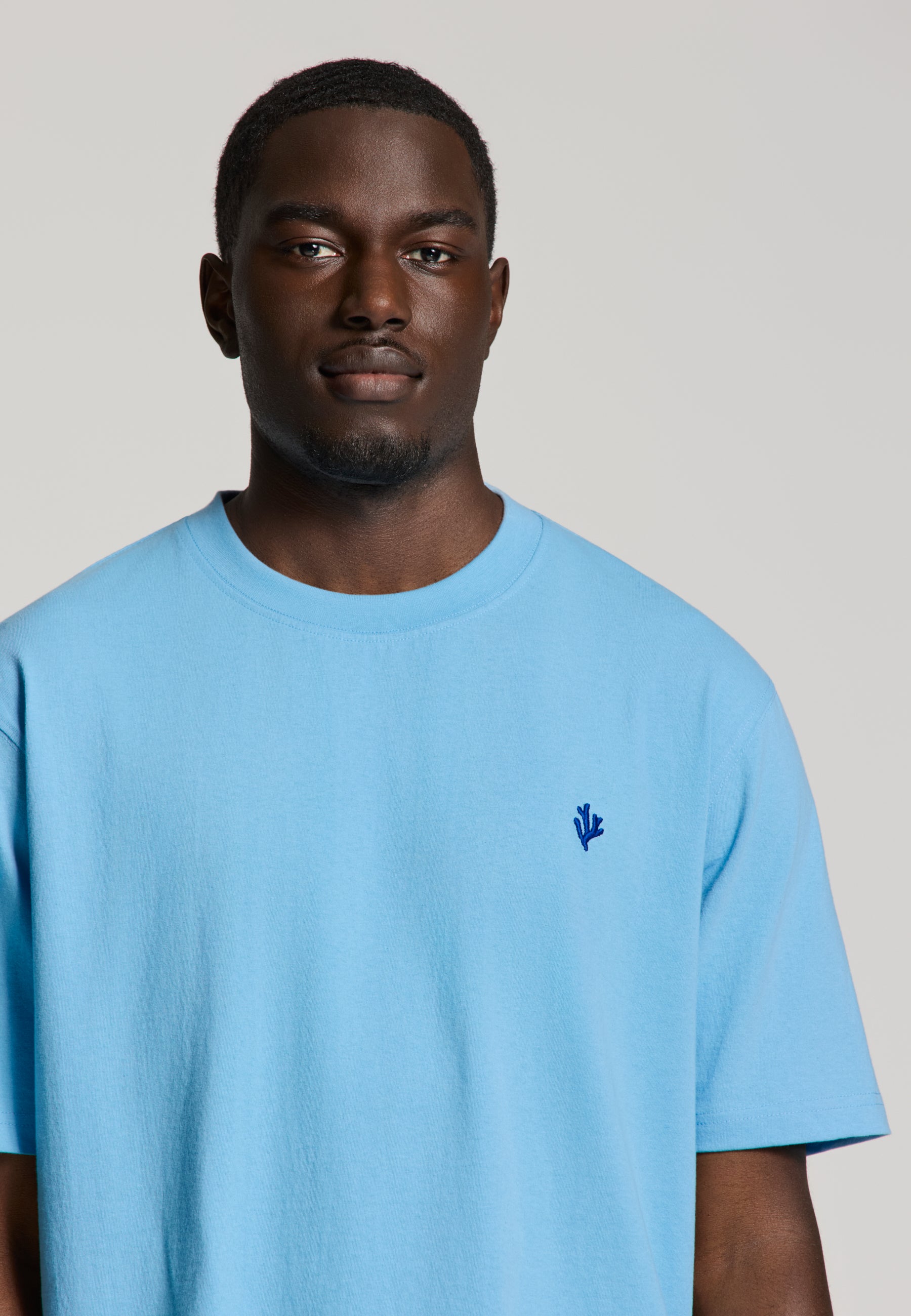 FINN relaxed t-shirt coral logo | blue harbor