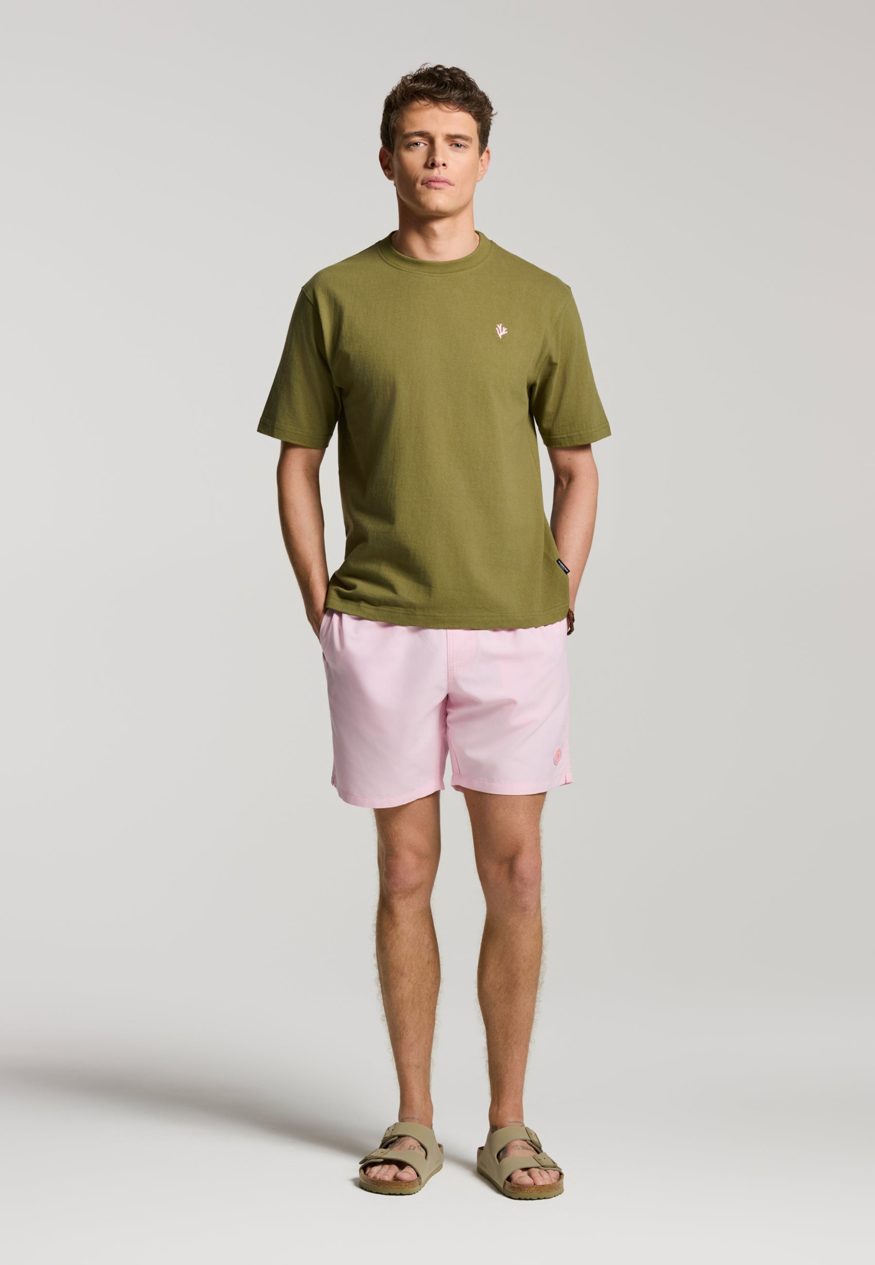 FINN relaxed t-shirt coral logo | green olive mist