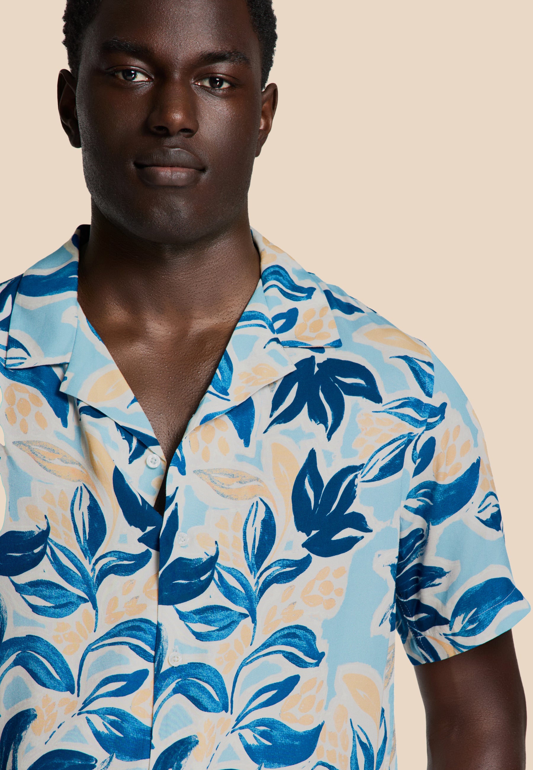 VIC short sleeve shirt floral leafs | blue sky