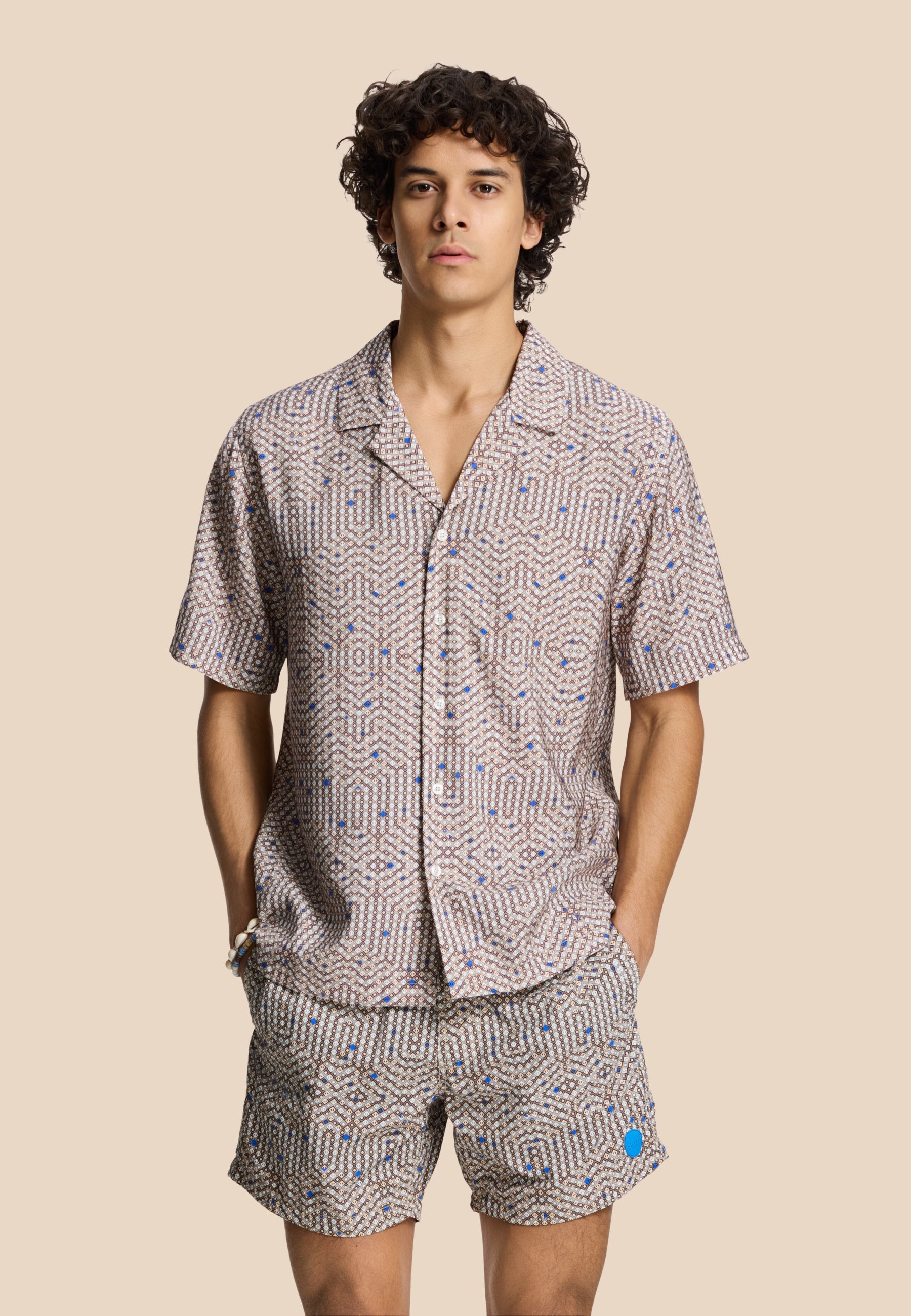 VIC short sleeve shirt geo storm | beige