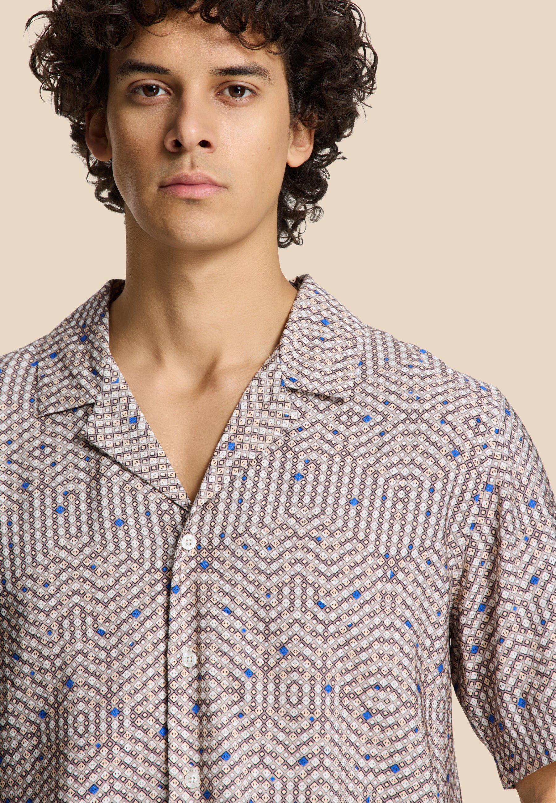 VIC short sleeve shirt geo storm | beige