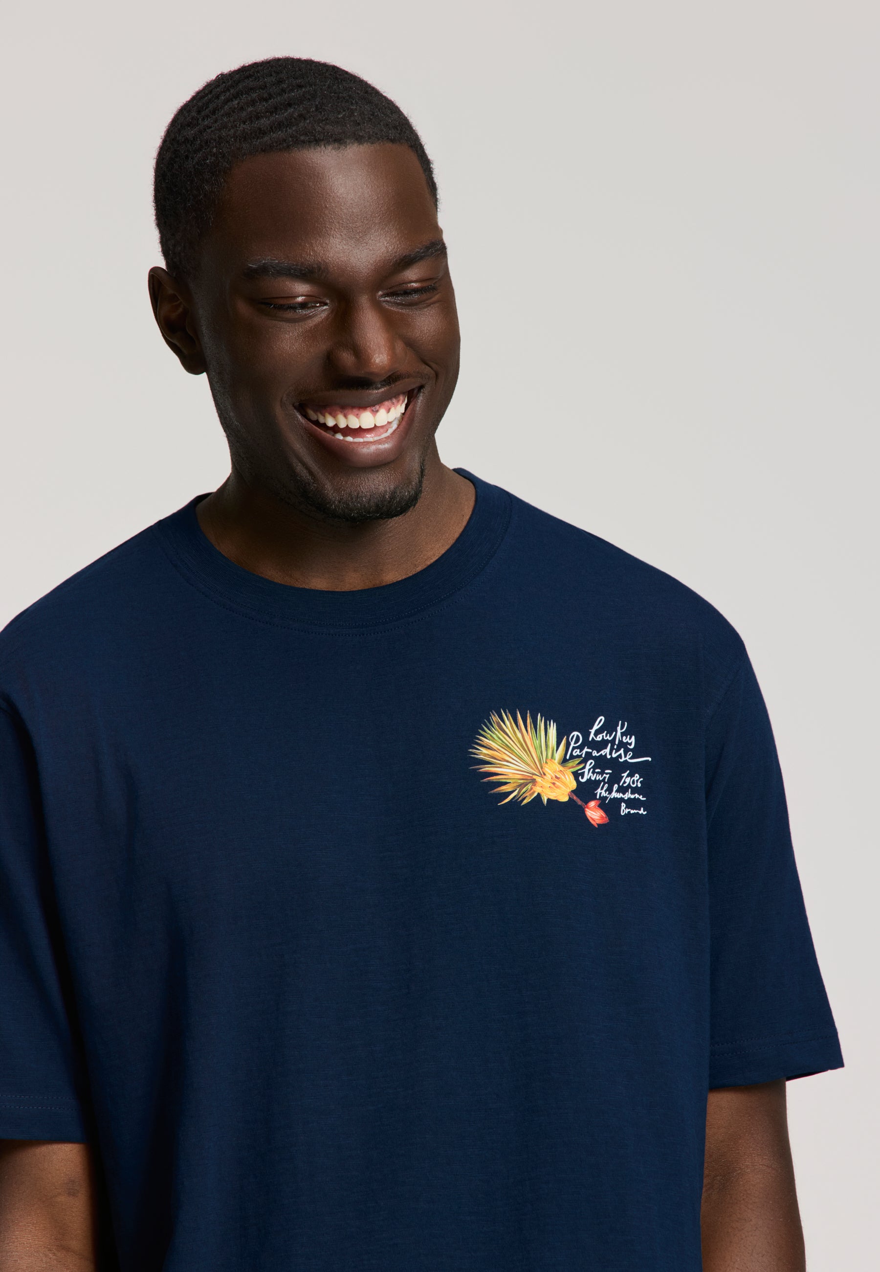 FINN relaxed fit banana breeze t-shirt | blue dark navy
