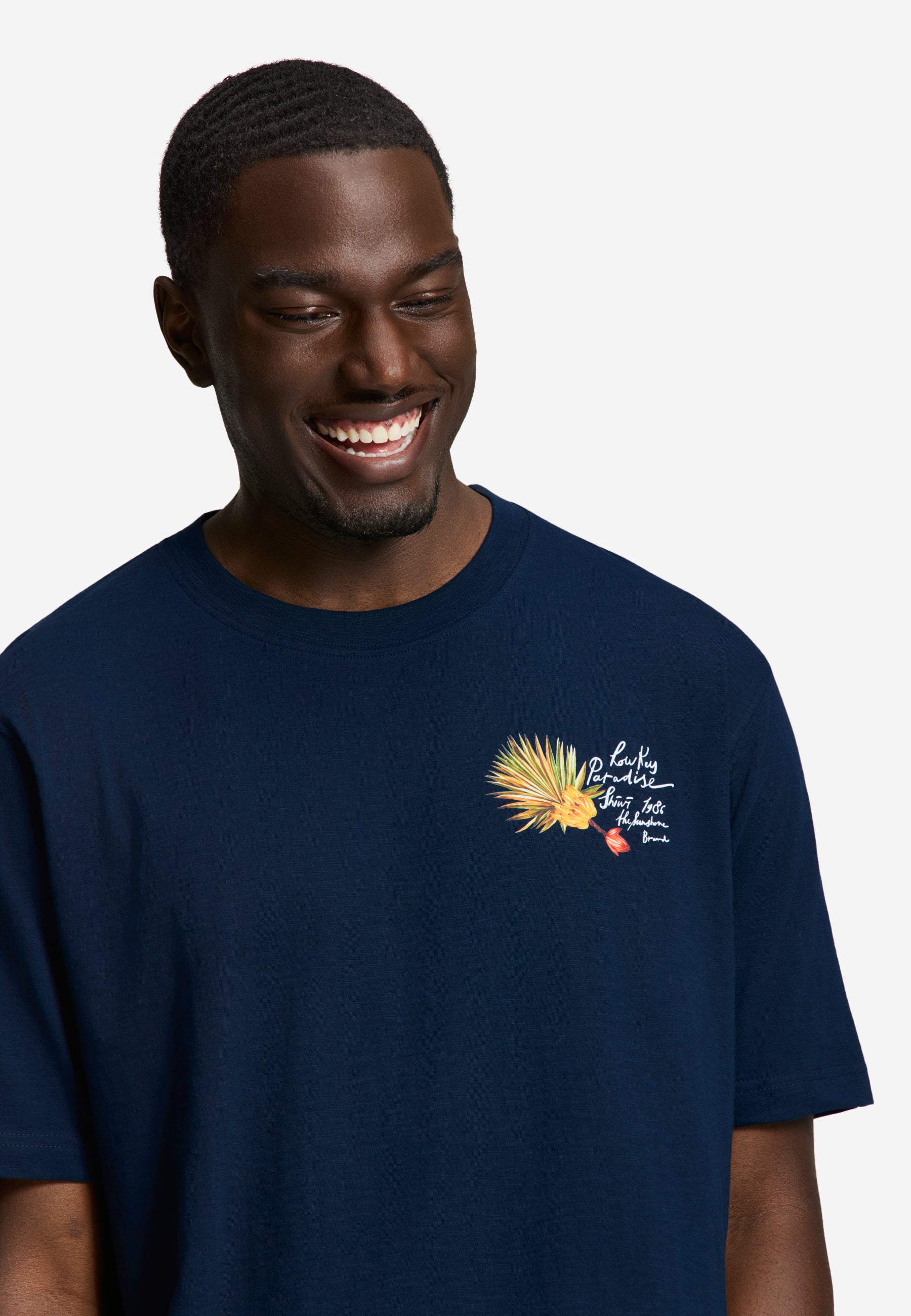 FINN relaxed fit banana breeze t-shirt | blue dark navy - Shiwi