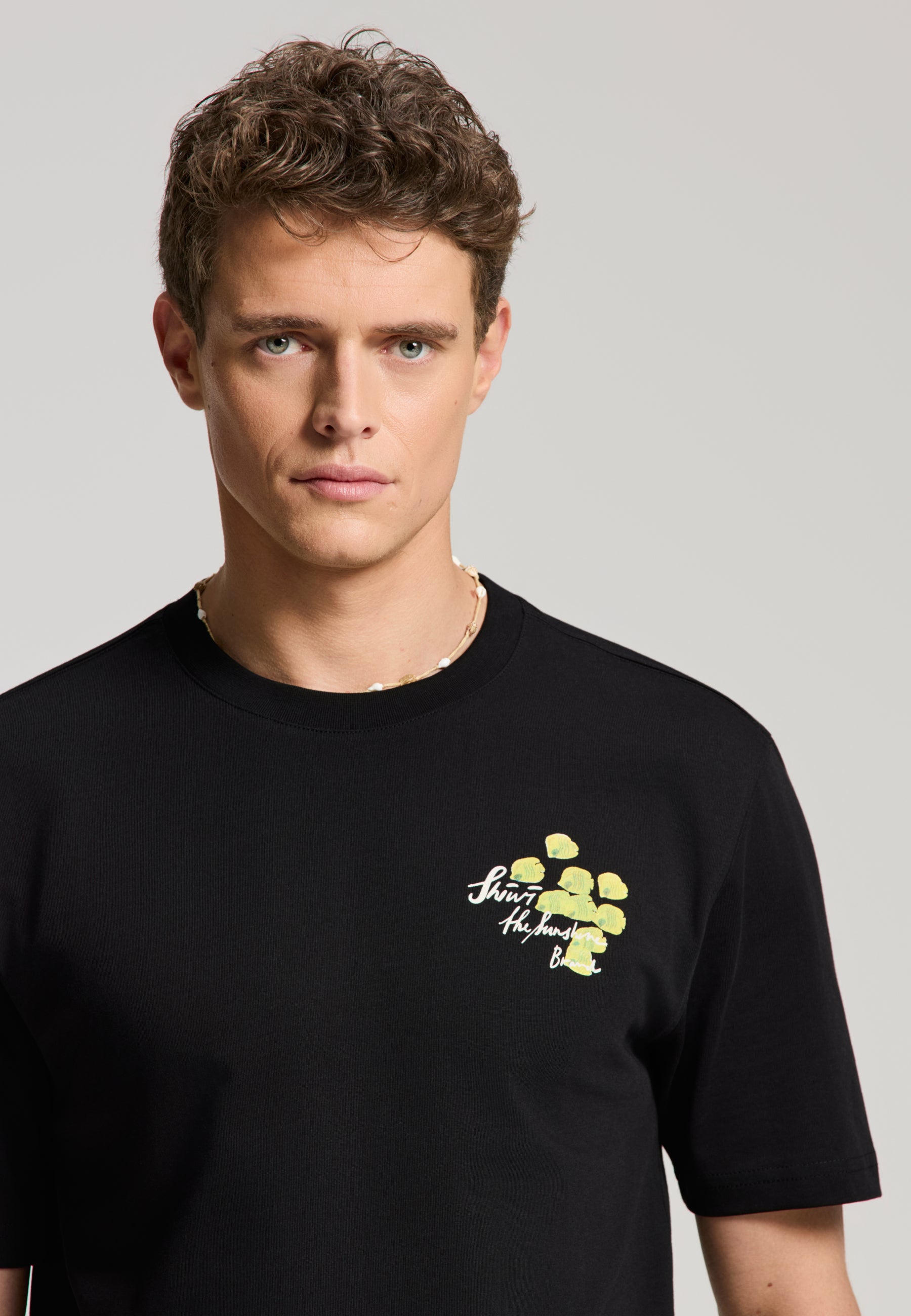 FINN relaxed fit low key paradise t-shirt | black - Shiwi