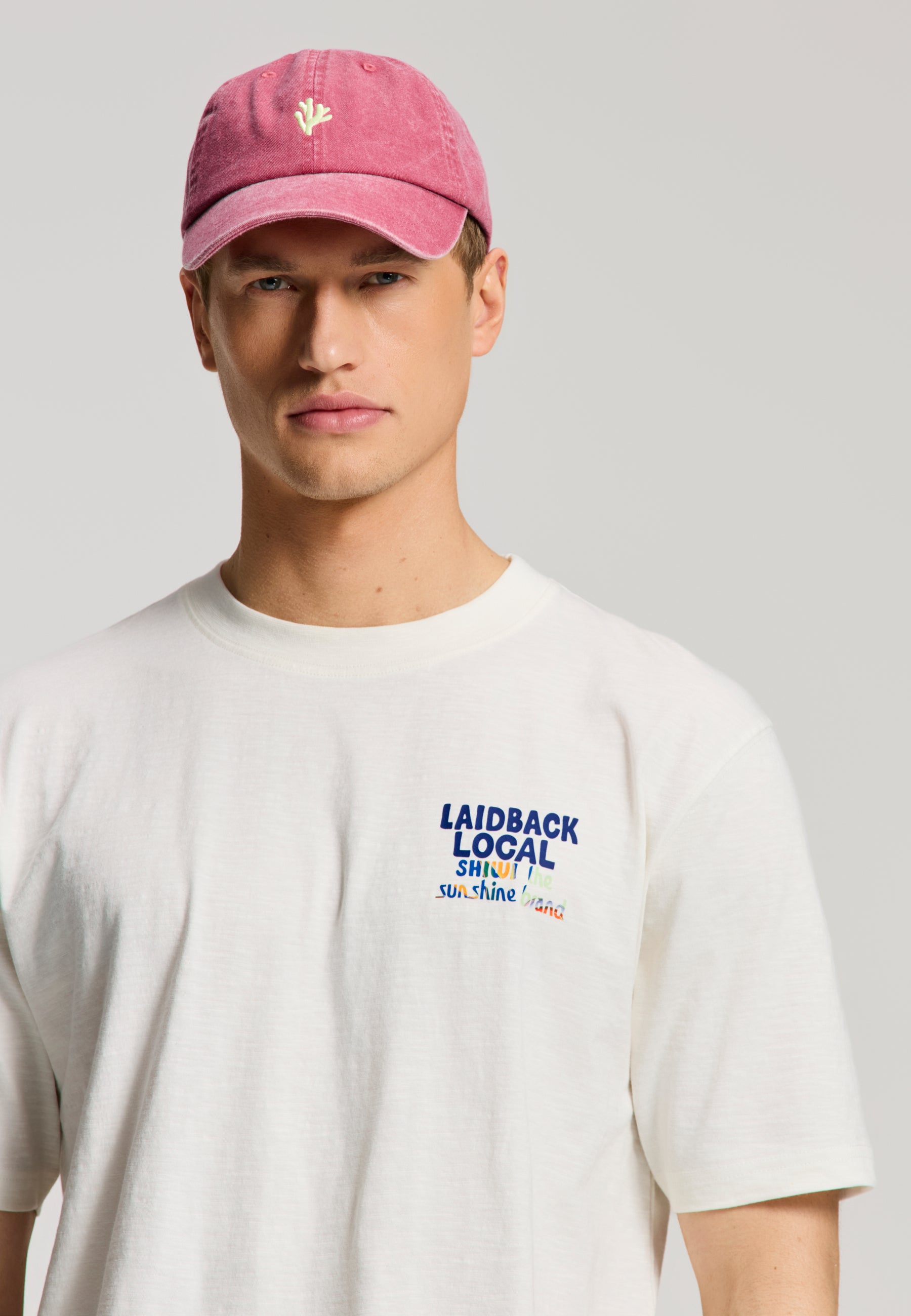 FINN relaxed fit laidback local t-shirt | white - Shiwi