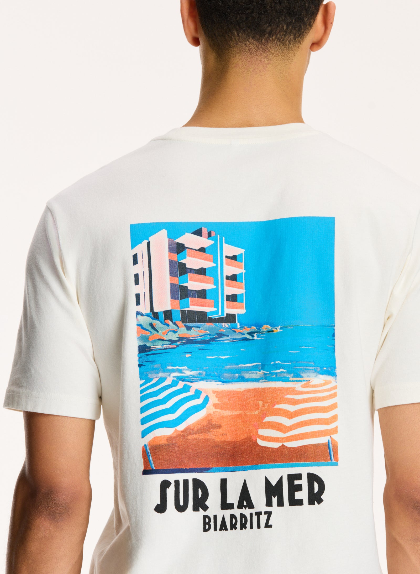 men sur la mer t-shirt