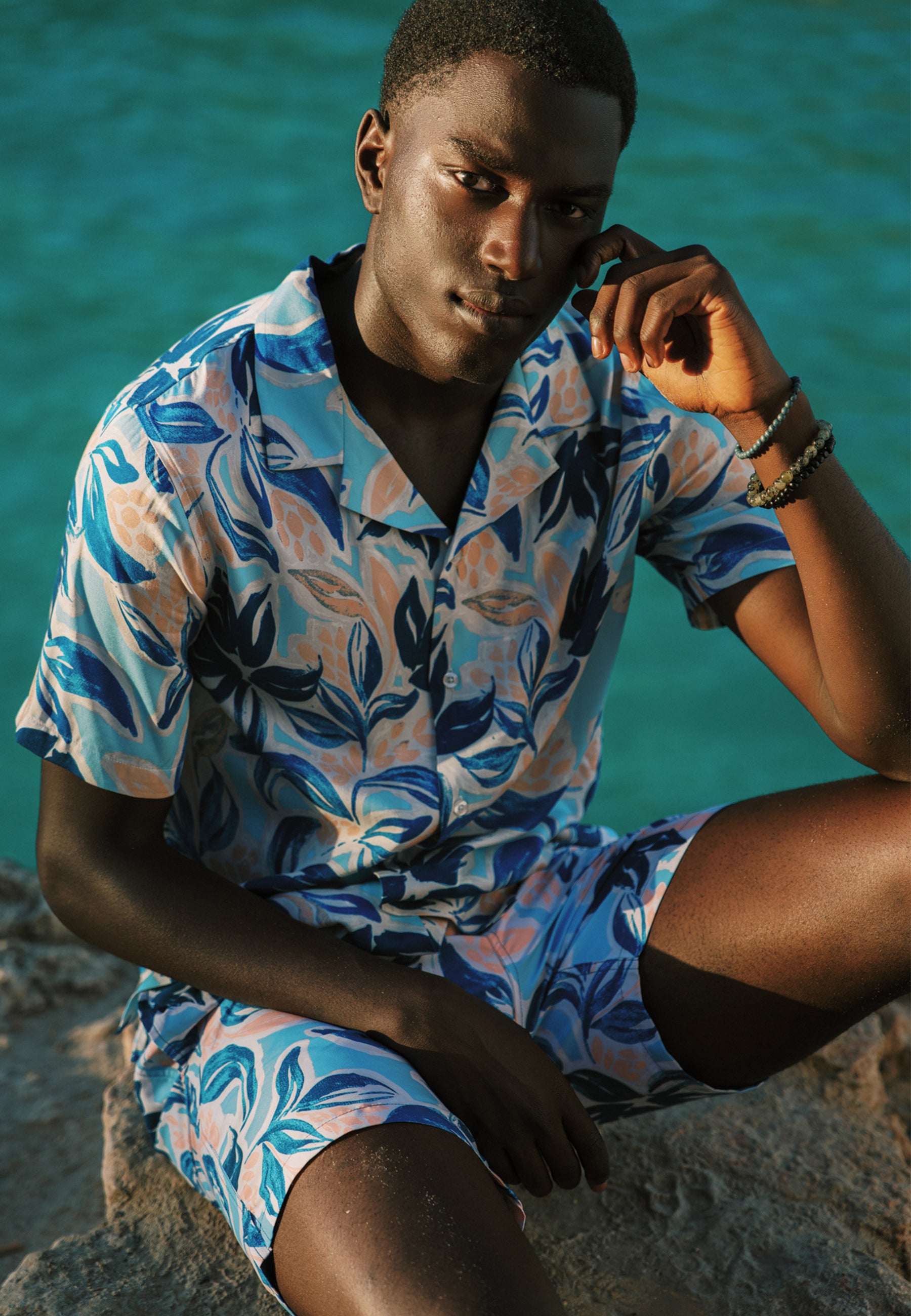 MIKE swim shorts floral leafs | blue sky