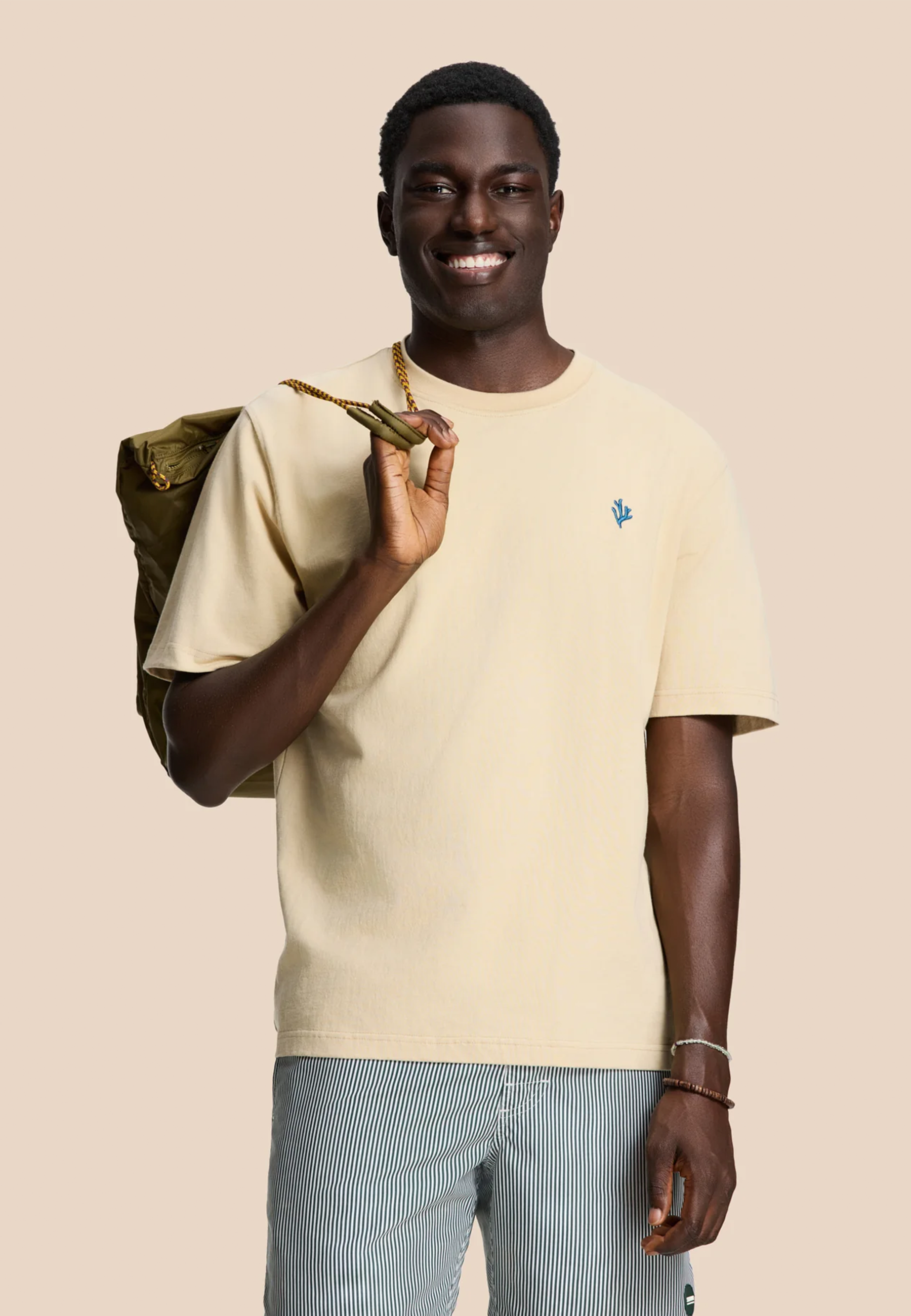 FINN relaxed t-shirt coral logo | beige sand